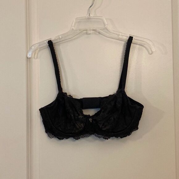 Victoria’s Secret body by Victoria underlined Demi bra, size 36C - Picture 2 of 8